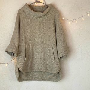 Oversized, gray wool sweater, herringbone pattern